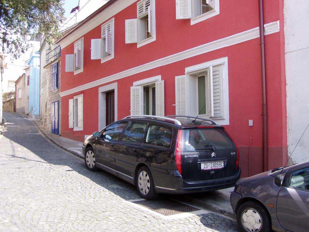 נובי ווינודולסקי Studio Apartments Holy Trinity מראה חיצוני תמונה